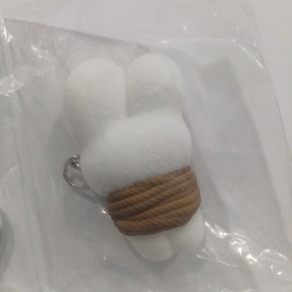 beco+18 white rabbit keychain - Picture 4 of 8